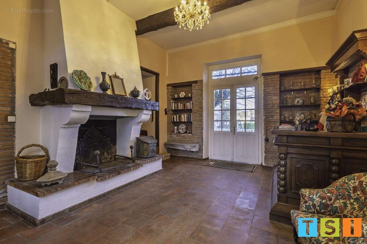 Maison à MONTESQUIEU-VOLVESTRE