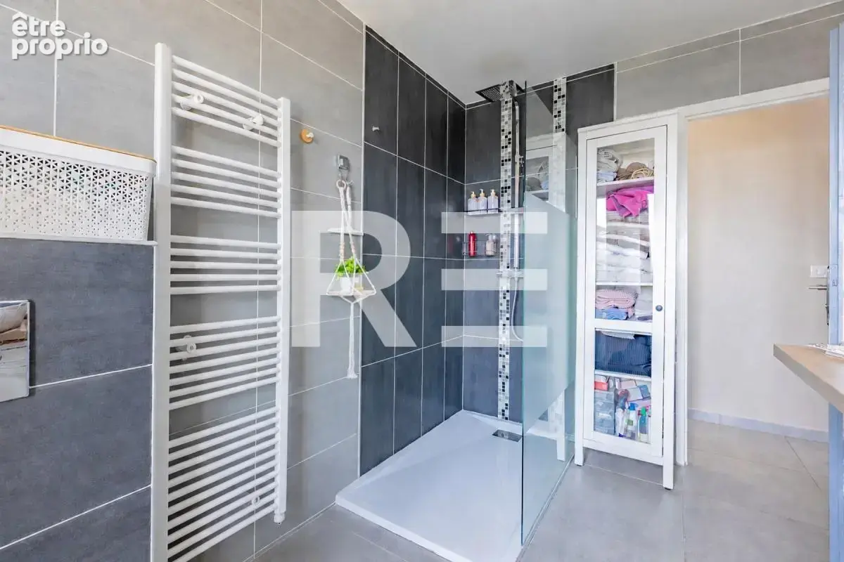 Maison contemporaine 4chambres vue degagee piscine et garage - photo 11