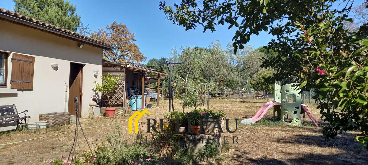 Maison de 186 m2 avec grand terrain de 3 369 m2 à Cartelègue proche des commodités - photo 14