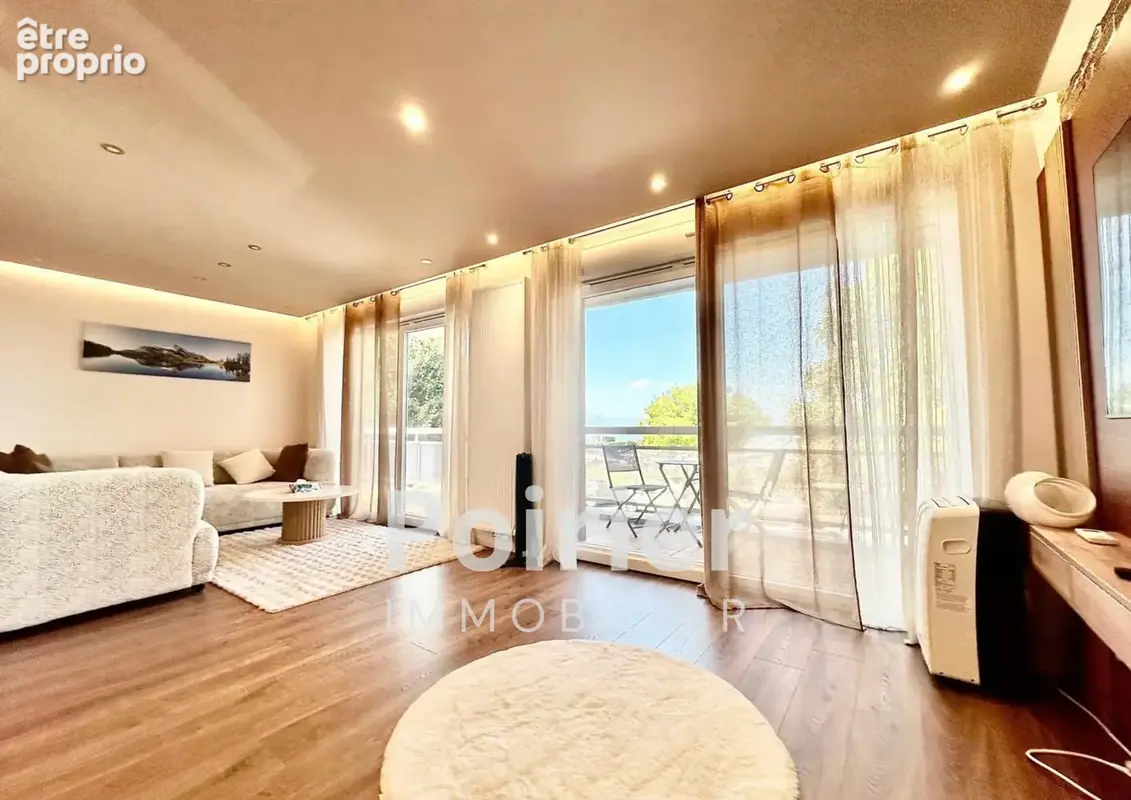 Appartement de standing face au port à Evian-les-Bains - photo 2