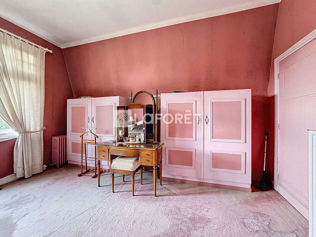 Maison à QUIEVRECHAIN