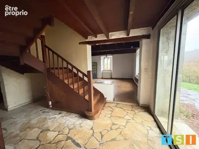 Maison avec dépendances et terrain. - photo 15