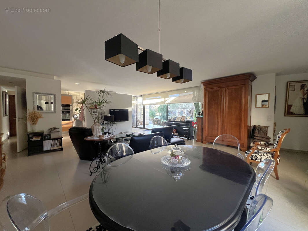 Maison à BELLEGARDE