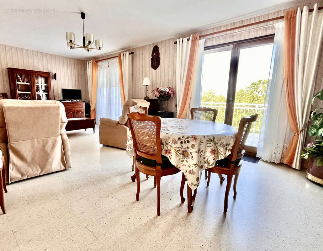 Maison à MONTREUIL-BELLAY