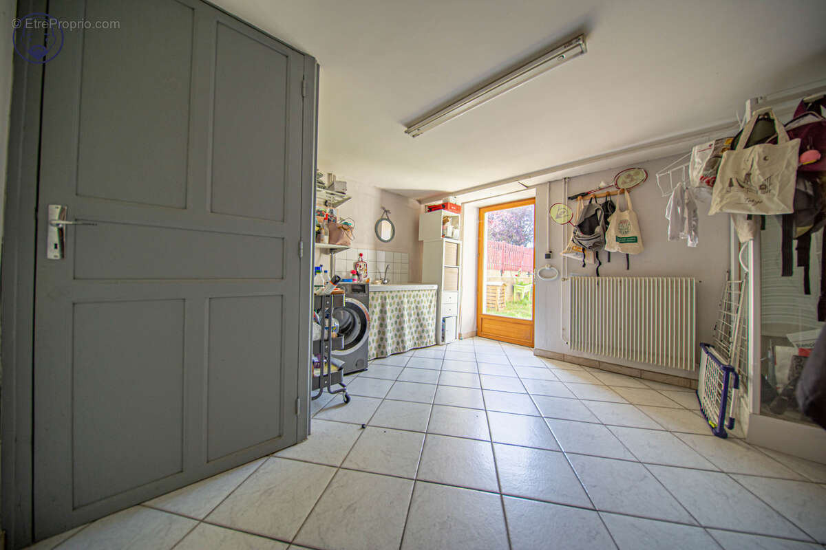 Maison de maître aux volumes généreux idéalement située sur l'axe Saint-Mihiel/Verdun - photo 15