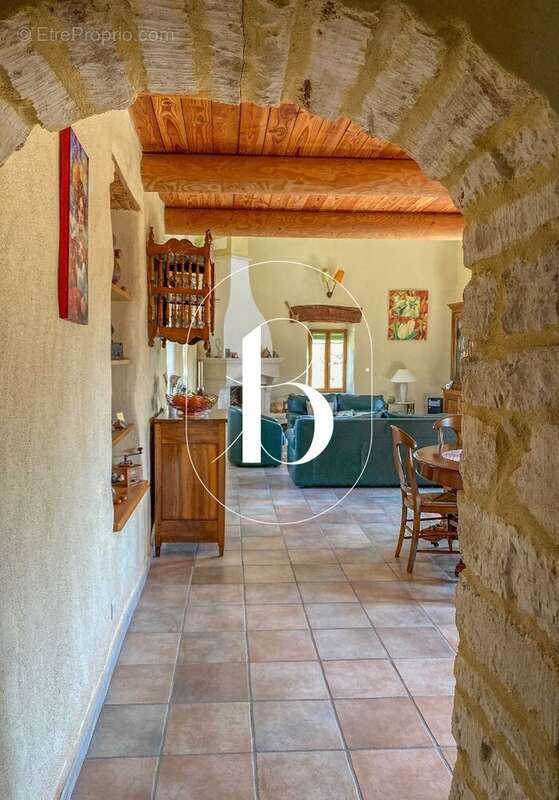 Maison à BARJAC