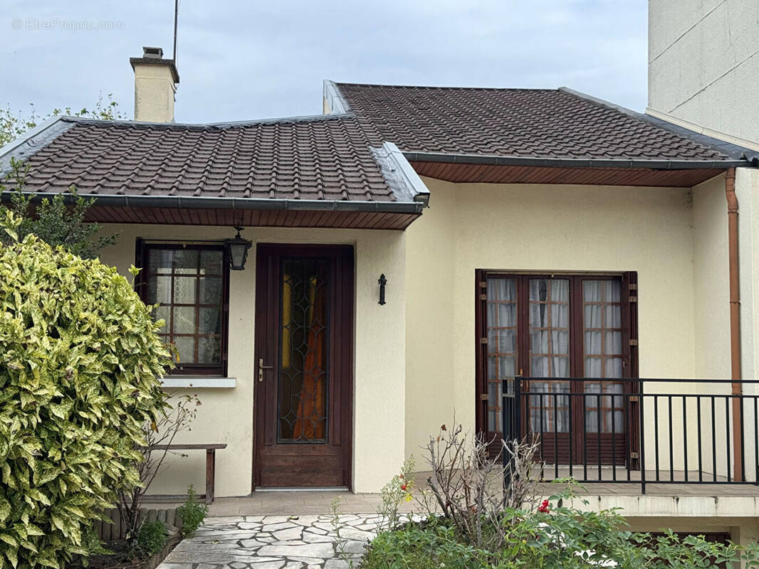 Maison à SAINT-GRATIEN