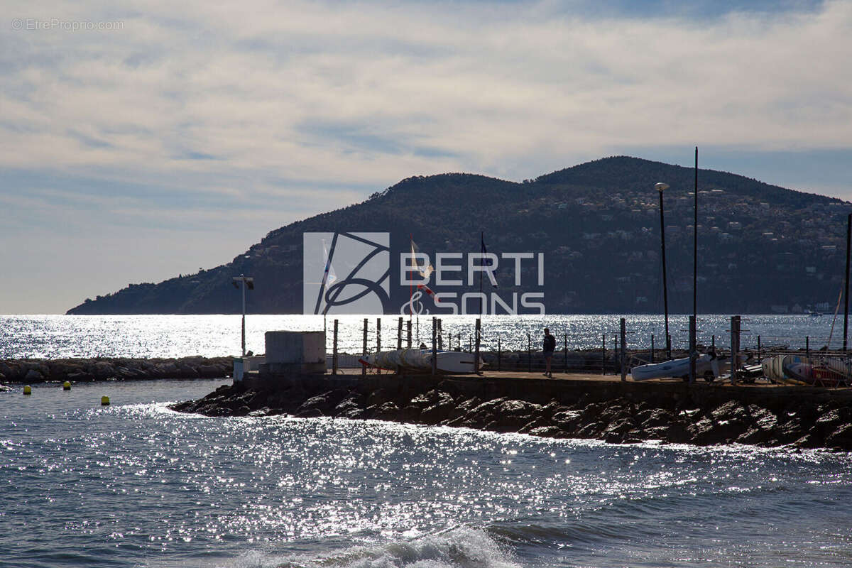 Appartement à MANDELIEU-LA-NAPOULE