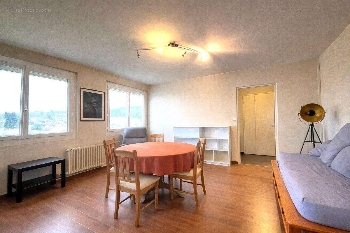 Appartement à CHENOVE