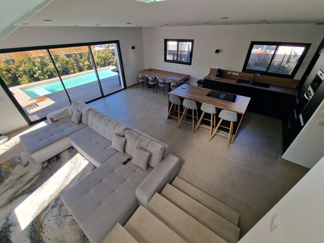 Maison à SAINT-BRES