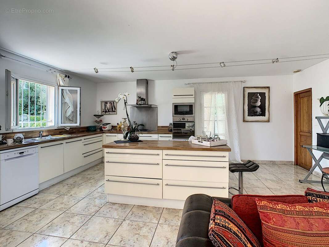 Maison 184 m² à Generac  - photo 9