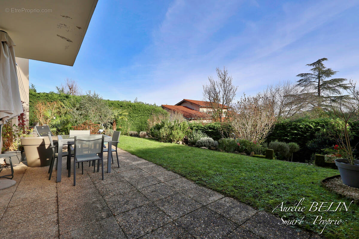 Appartement à SAINT-GENIS-LES-OLLIERES