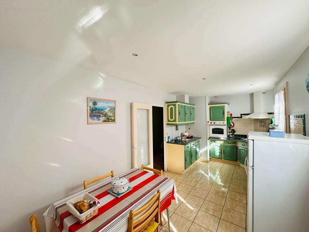 Maison  5 pièce(s) 109 m2 avec garage et dépendances - photo 10