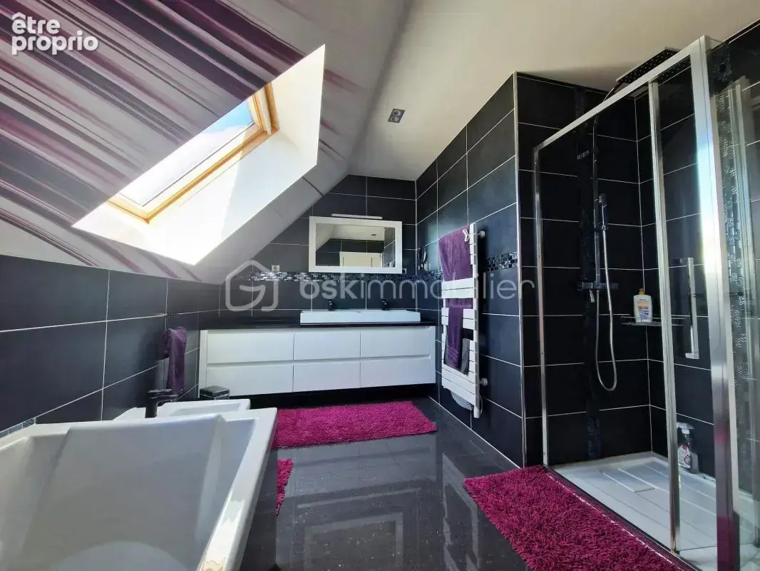 Magnifique propriété avec jardin et très belles prestations ! - photo 17
