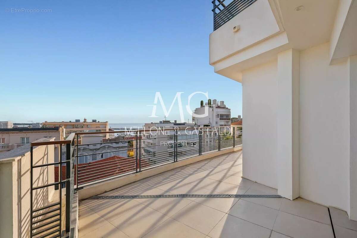 Cannes centre – penthouse d’exception – roof top – vue mer panoramique – 117 m² – 2 parkings - photo 31