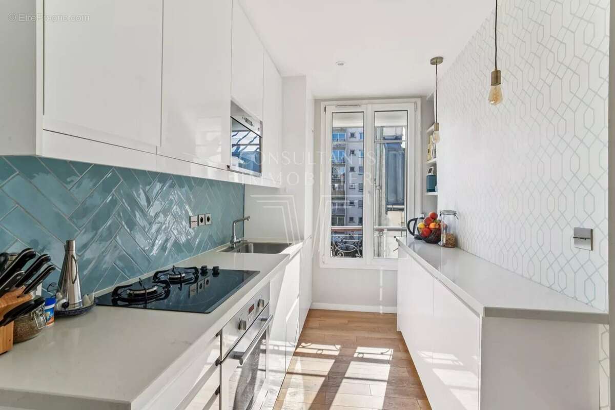 Appartement à PARIS-16E