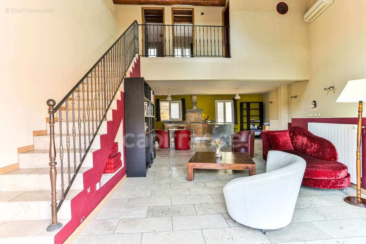 Maison de village avec atelier à vendre à Collias – Idéale pour vivre et travailler - photo 3