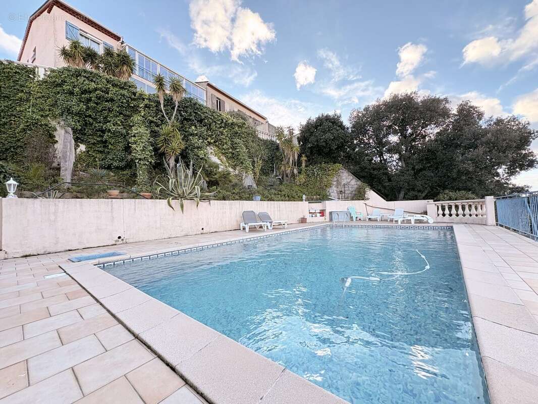 PISCINE - Maison à SAINT-RAPHAEL