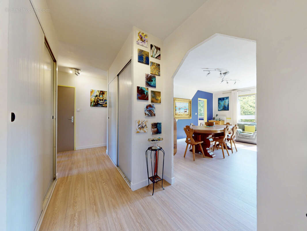 T4 de 80 m2 avec balcon, cave, garage et rénovation énergétique financée   Annecy - 'L'Artiste' - photo 7