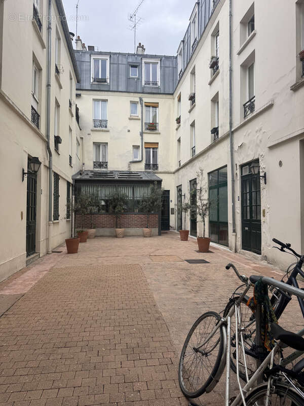 Appartement à PARIS-17E
