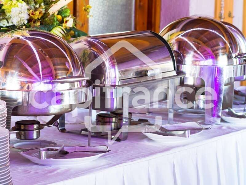 Commerce à AIGUES-MORTES