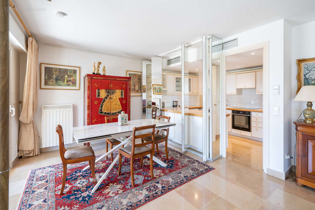 Appartement à LE CANNET