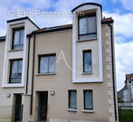 Maison à SAINT-THIBAULT-DES-VIGNES