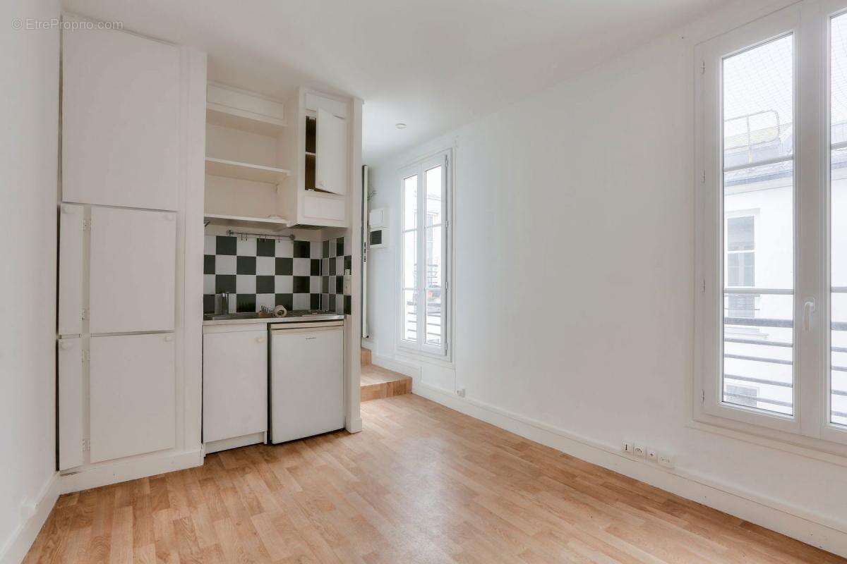 Appartement à PARIS-3E