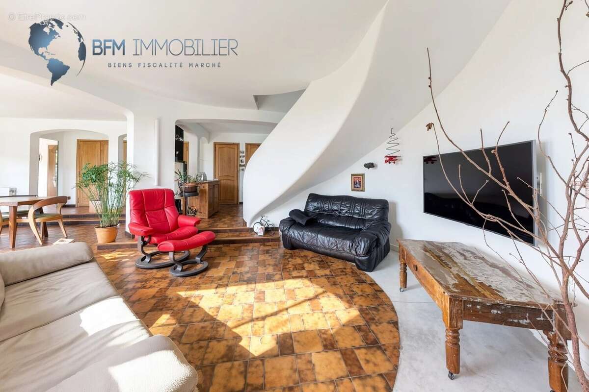 Maison à CHATEAUNEUF-LES-MARTIGUES