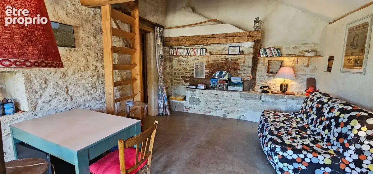 Propriété avec 2 maisons , dépendances sur GR65 - photo 9