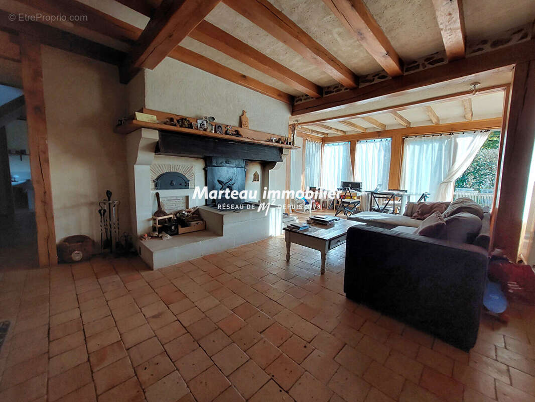 Maison à MONCE-EN-BELIN