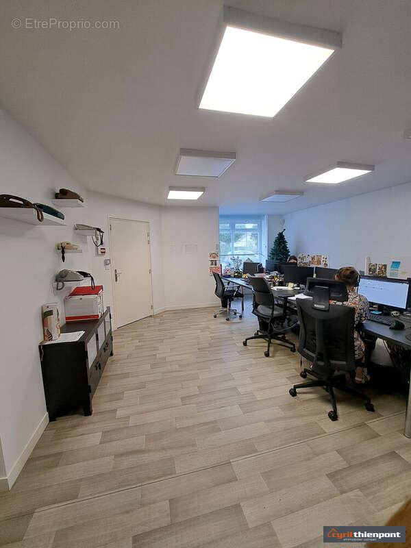 BUREAU 1 REZ DE CHAUSSEE - Appartement à ABBEVILLE