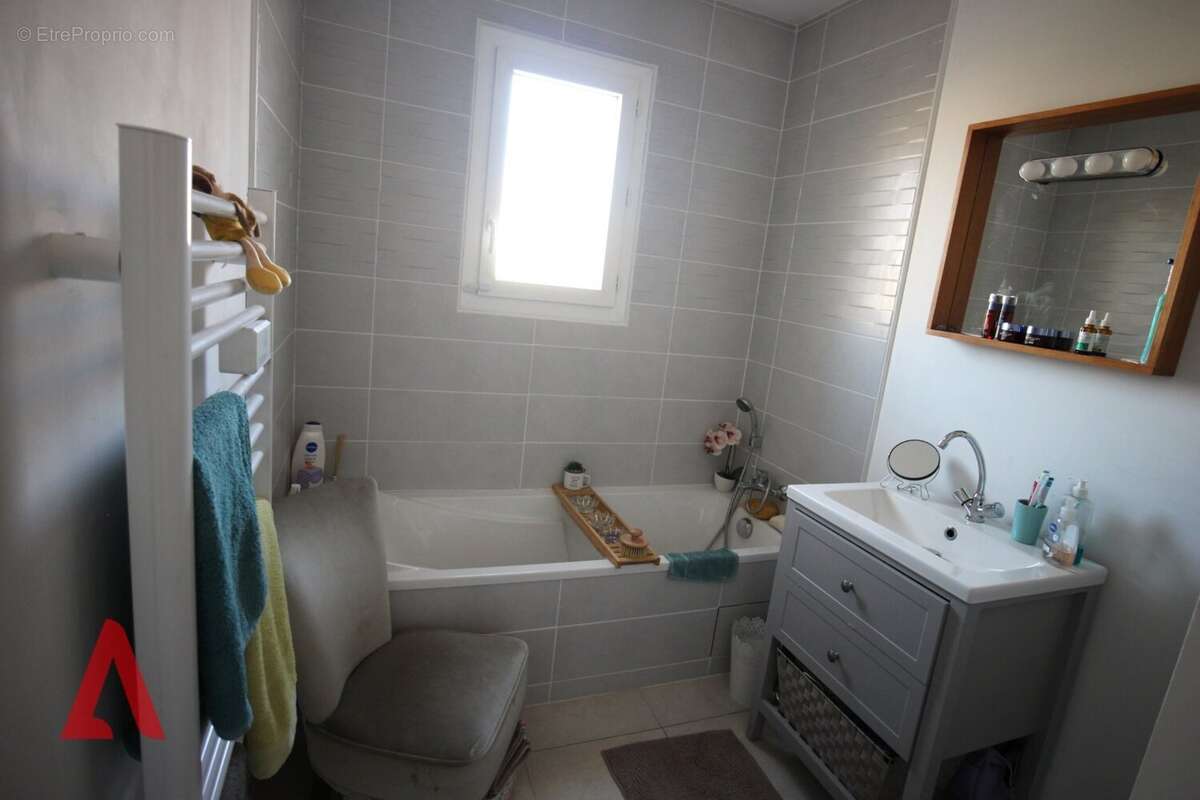 Maison à NISSAN-LEZ-ENSERUNE