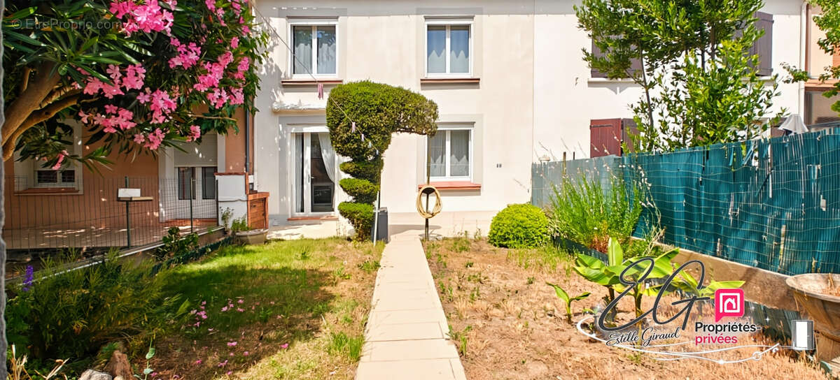 Maison rénovée 3 chambres avec jardin clos et deux places de parking - photo 2