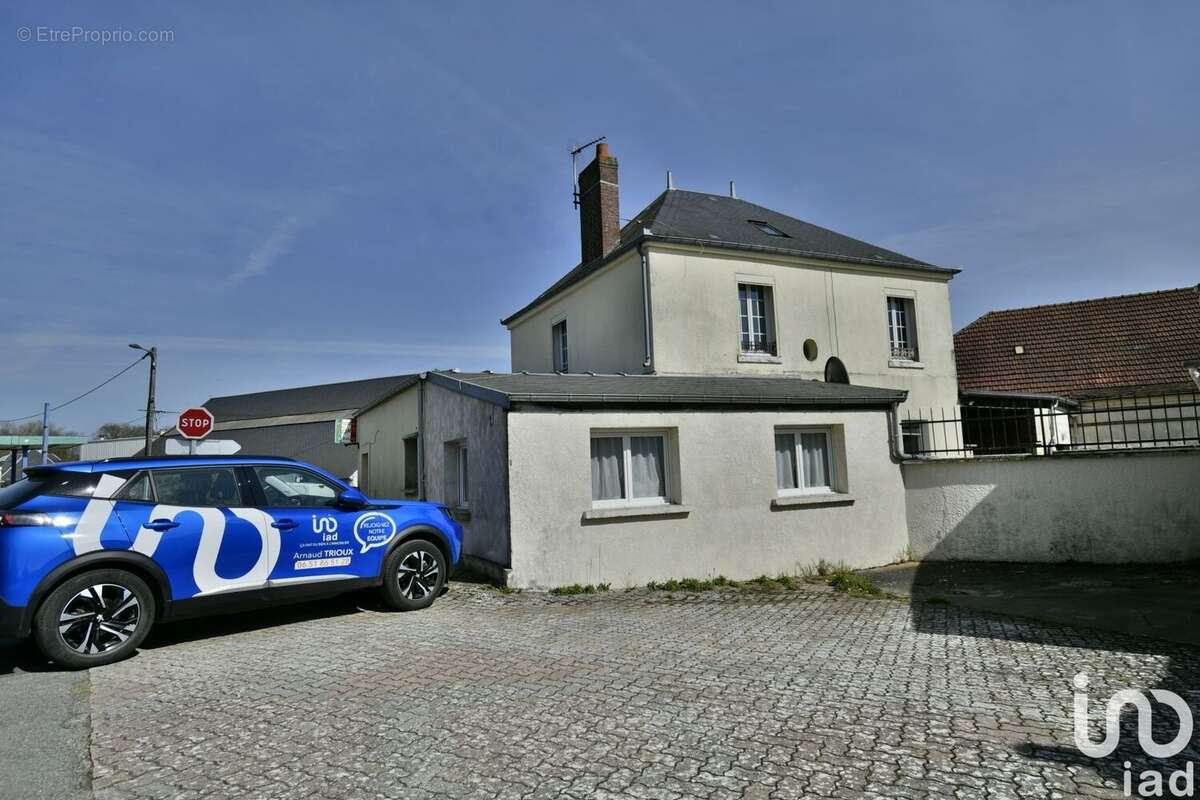 Photo 2 - Commerce à MAIGNELAY-MONTIGNY