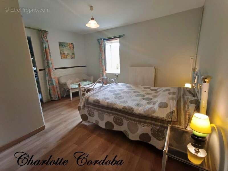 Maison à FEUGAROLLES