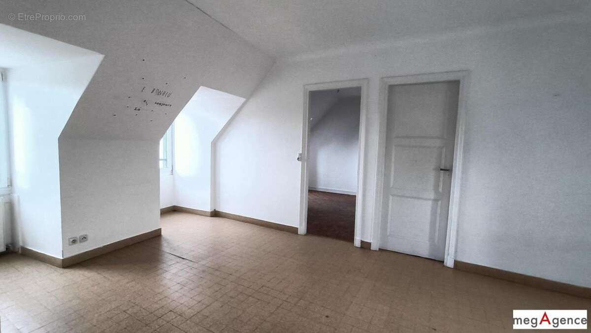 Appartement à LASSAY-LES-CHATEAUX