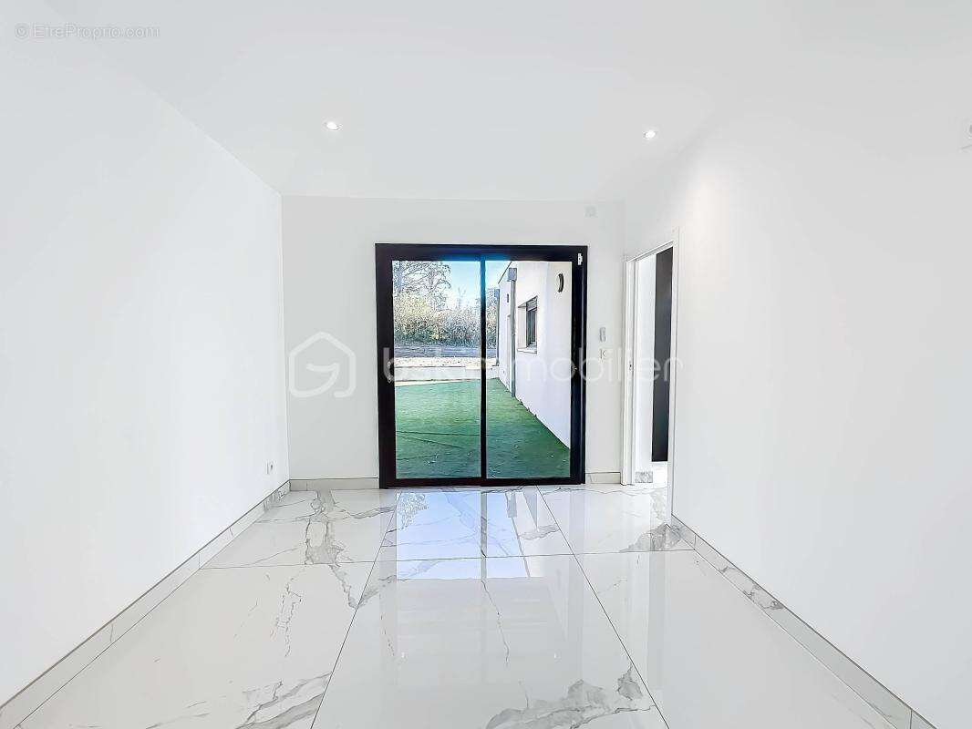 Maison à LA FOUILLOUSE