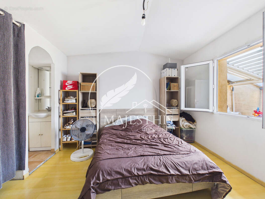 Magnifique duplex T4 de 90,62m2 à SOLLIES PONT avec terrasse Tropezienne. - photo 10