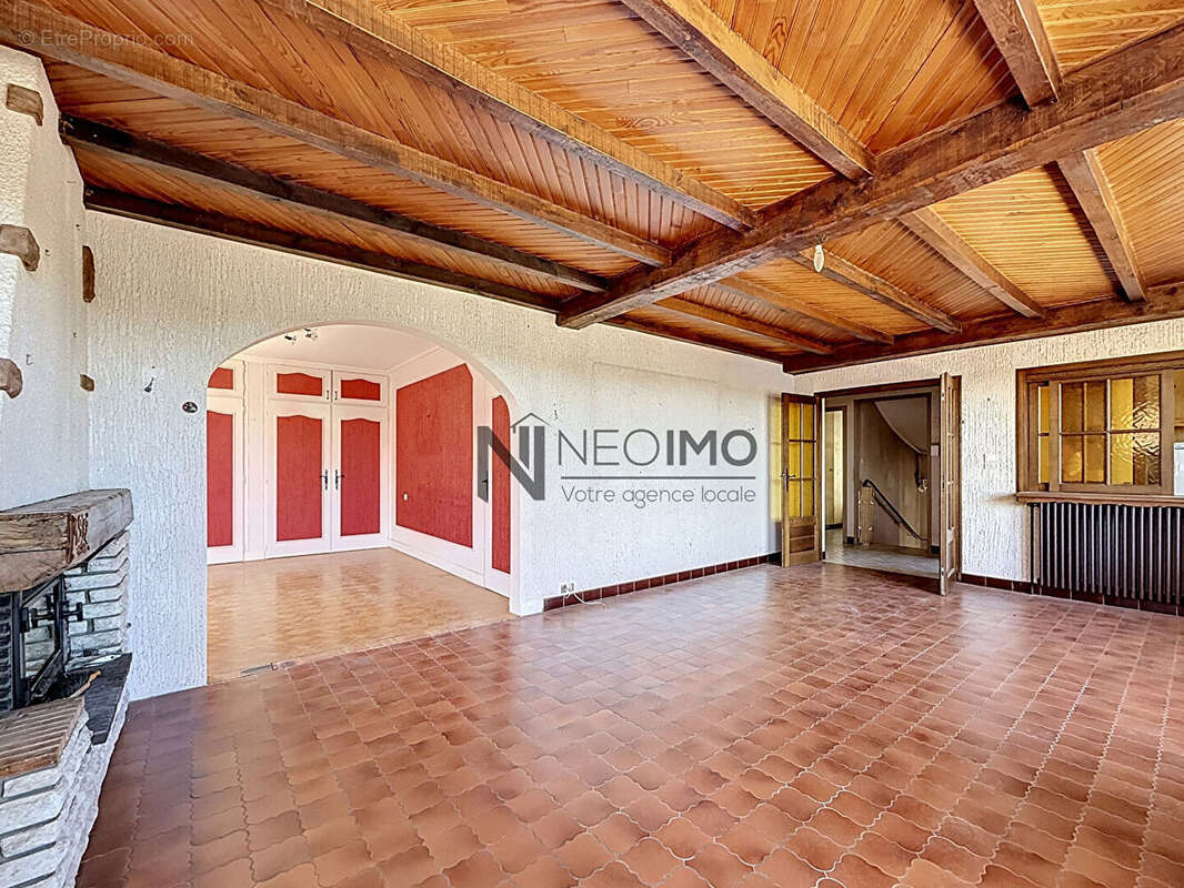 Maison à NEUFCHATEAU