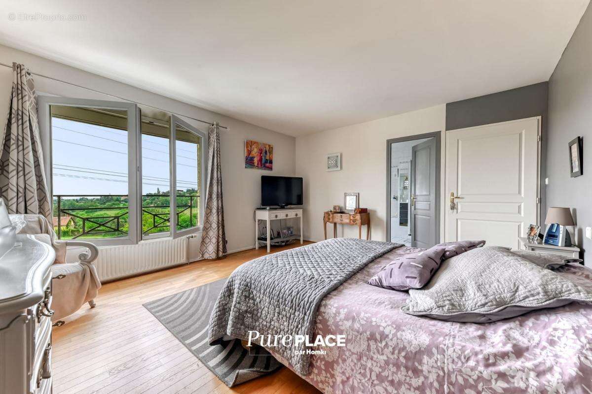 Maison/Villa T6 de 182 m² à Lentilly 69210 - photo 14