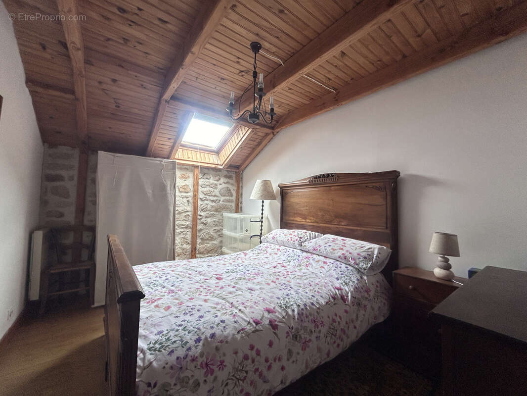 Maison à SAINT-JULIEN-LE-PELERIN