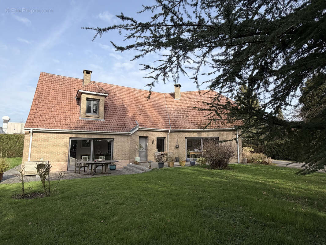 Maison à HAZEBROUCK