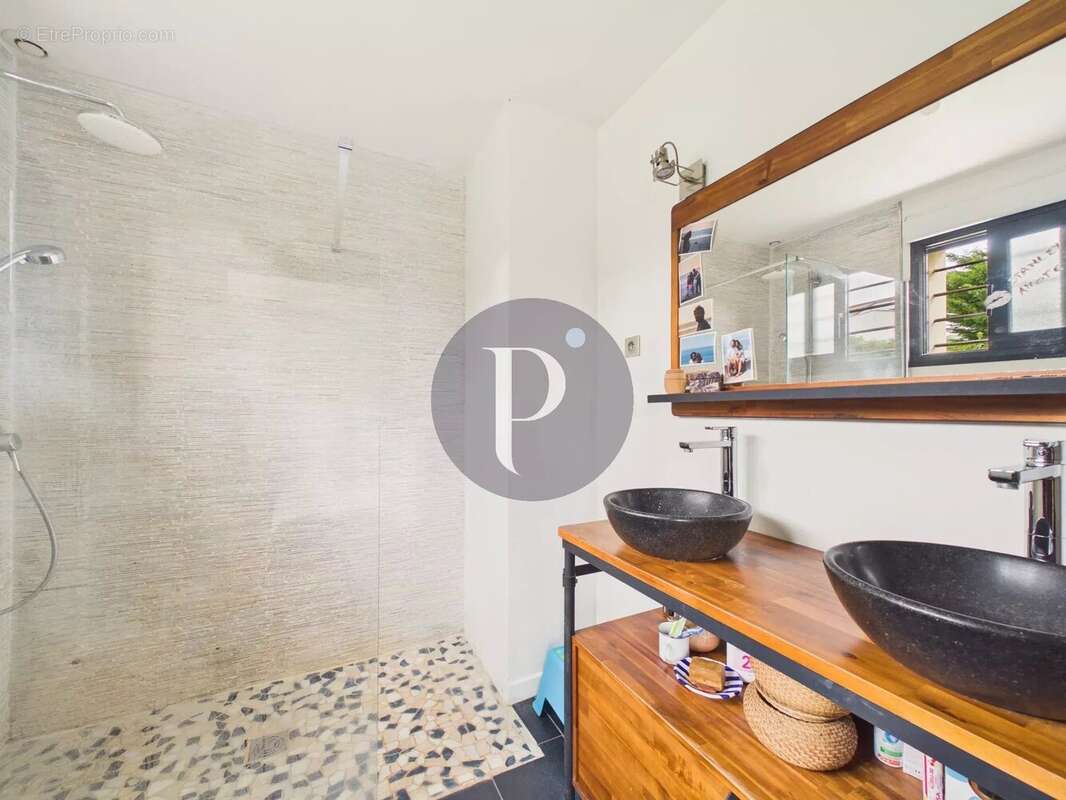 Maison à VERRIERES-LE-BUISSON