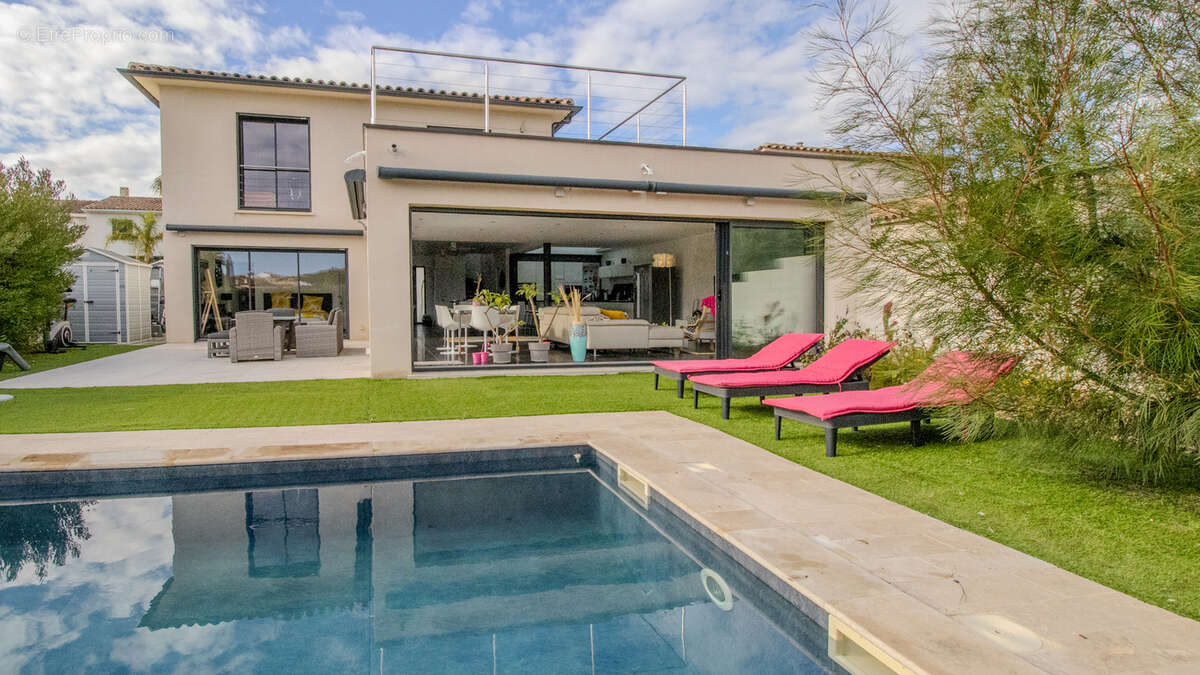 Maison à LA LONDE-LES-MAURES