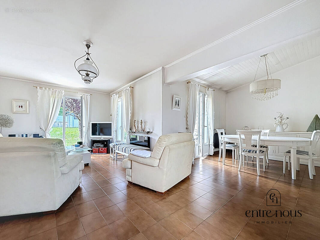 Photo 1 - Maison à BOURGOIN-JALLIEU