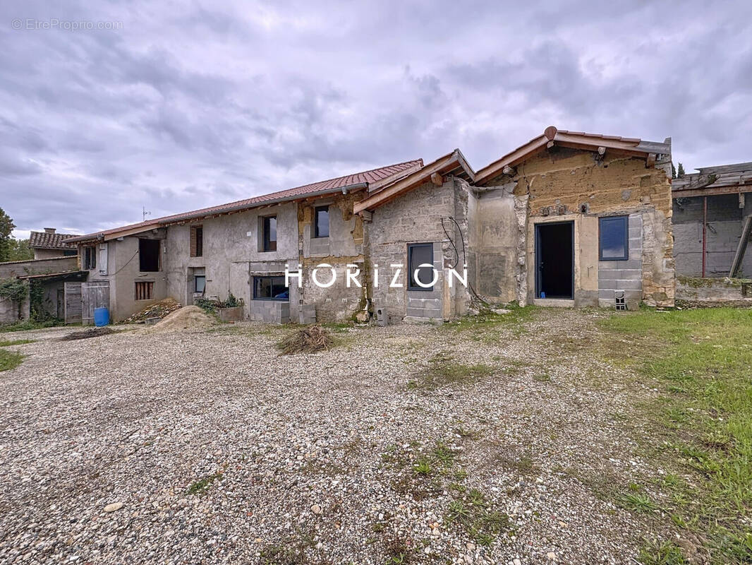 Maison à MOGNENEINS