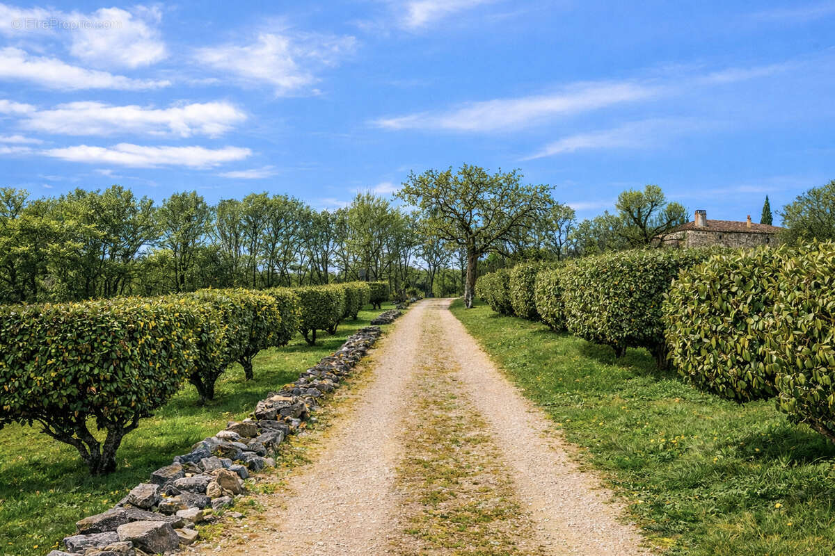 Propriété de campagne avec gîte, écuries et dépendances - photo 5