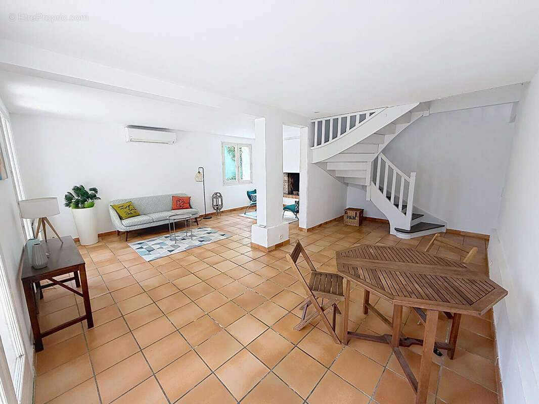 Maison à LES ANGLES