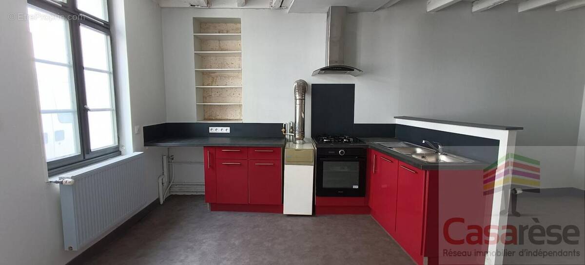 Maison à VILLEBOIS-LAVALETTE